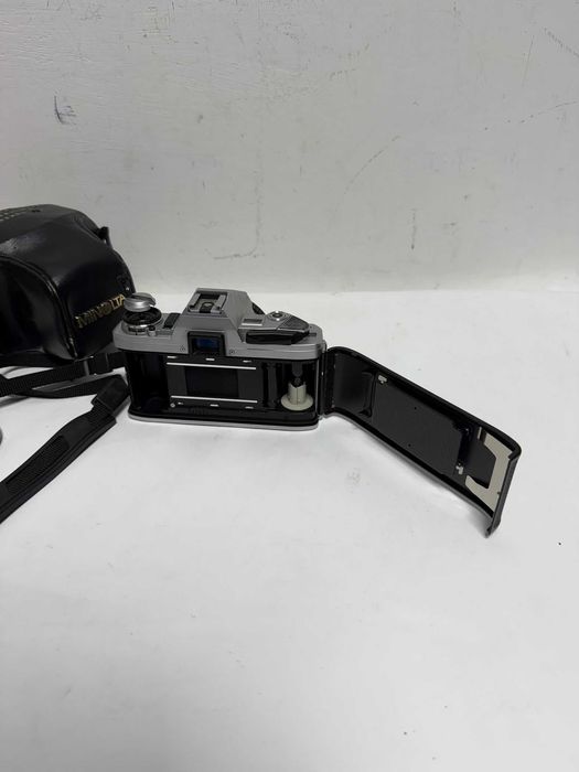 Aparat foto cu film Minolta X 300 cu obiectiv si cu husa originala