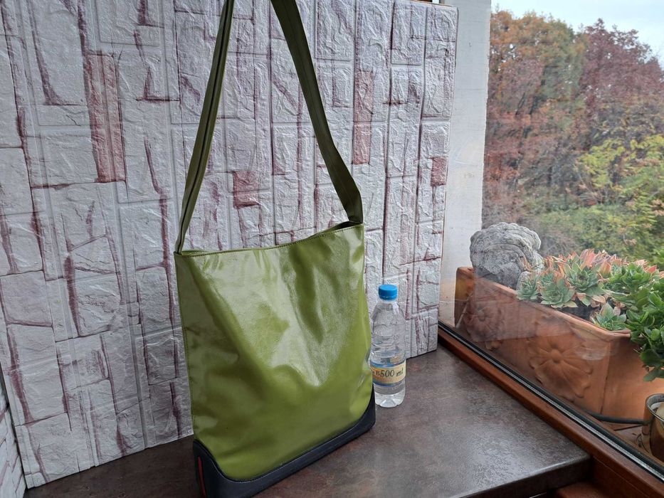 дамска чанта зелена лачена торба