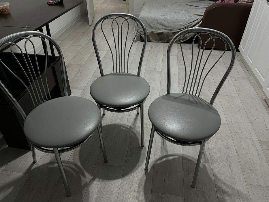 Продается раскладной стол со стульями