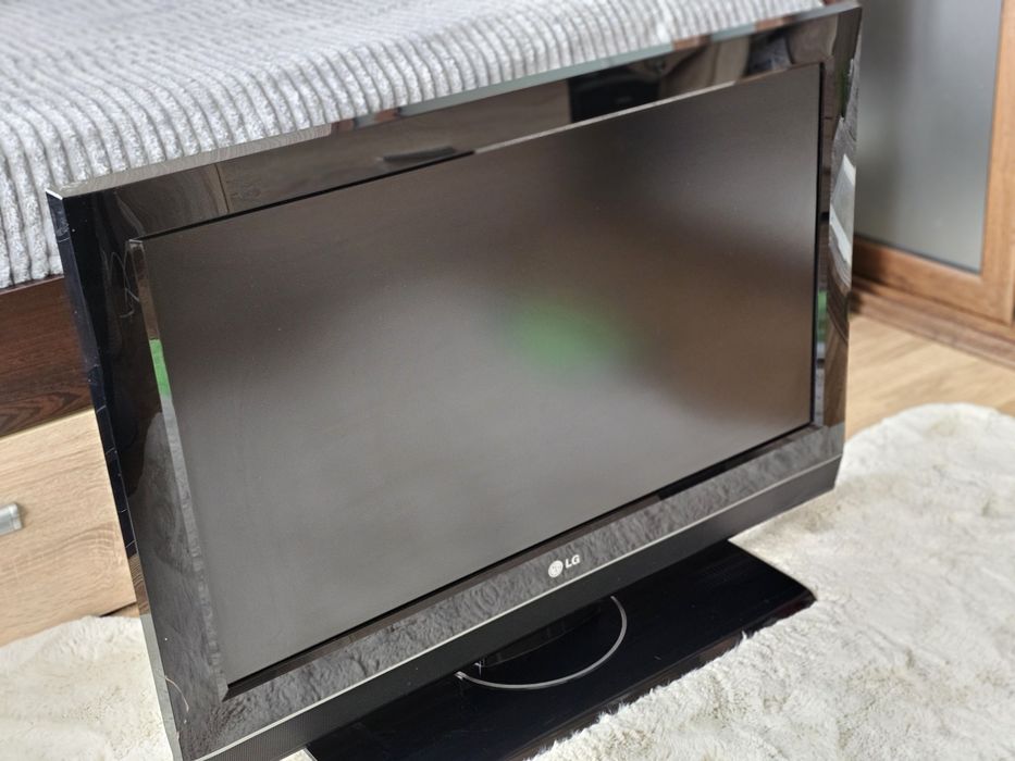 Телевизор LG  32lc52
