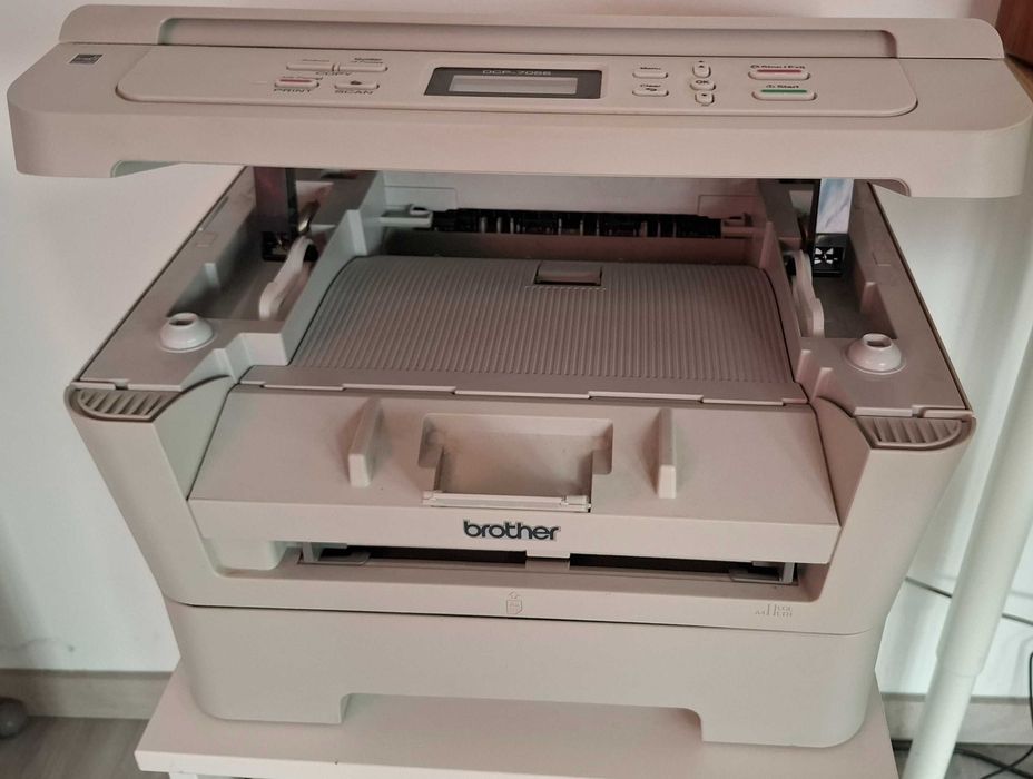 МФУ Brother DCP-7055 заедно с нова оригинална касета тонер TN2010