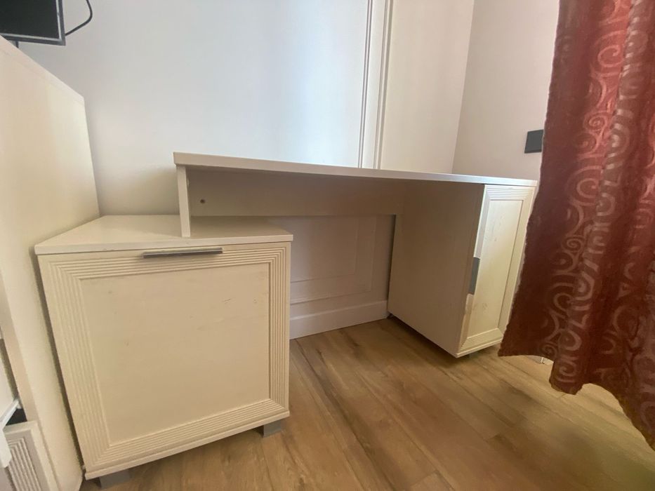 Рабочий стол, письменный стол