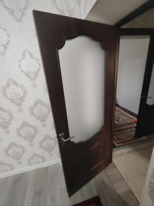 Есік бөлме арасы