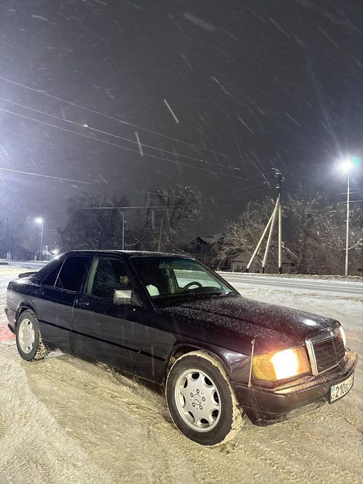 Мерседес 190 2 обем