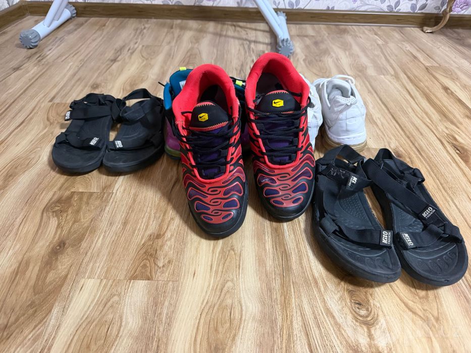 Продам оригинальные кроссовки Nike