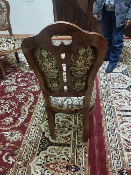 Комплект Стол и 10 стульев