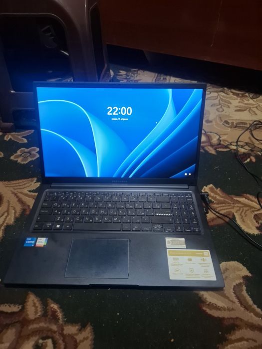 Asus vivobook x1504va ; windows 11pro;ram 16 ssd 512  core i5-1334u 13