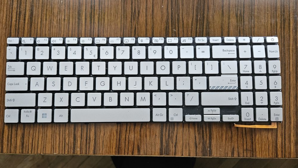Клавиатура за части asus vivobook 16