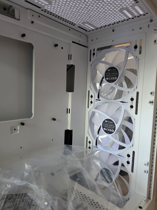 Корпус Thermaltake View 200 TG Snow ARGB белый