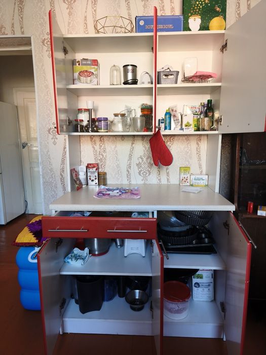 Кухонный буфет продам