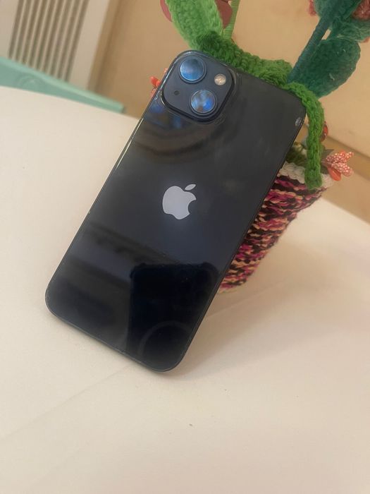 Vand iphone 13 simplu