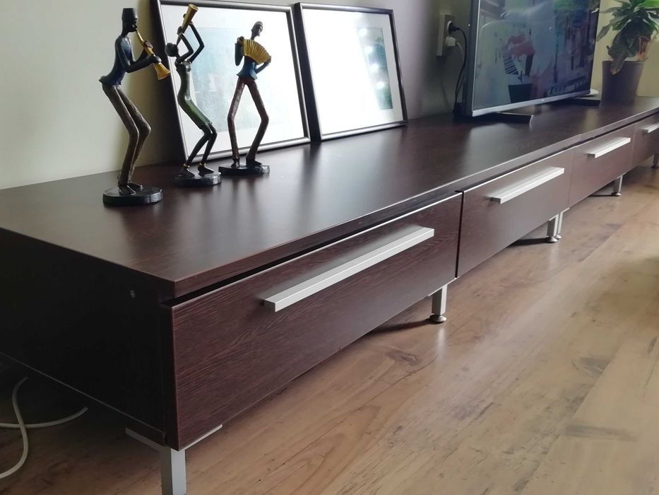 Два ТВ шкафа за хол