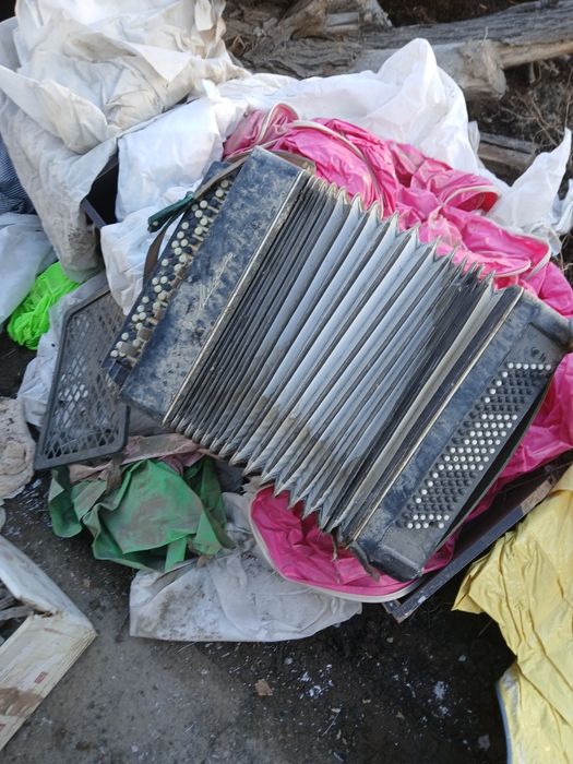 Гармонь рабочая  на запчасти