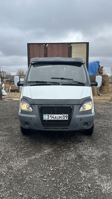 Продаю газель бортовой