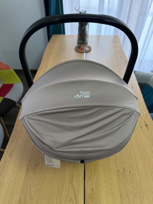 Scoică auto Britax Römer Baby-Safe Pro + baza Isofix + insert de nou născut