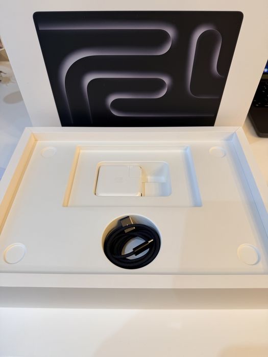 Macbook Pro M4 14 inch