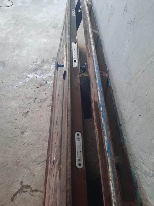 Продаётся железная дверь