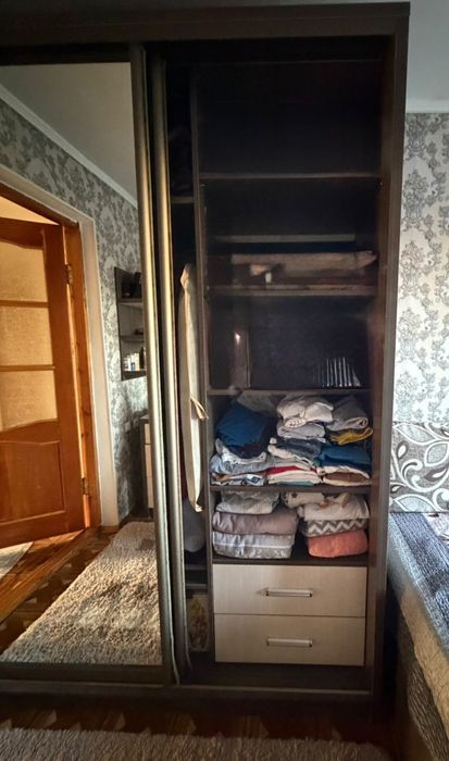 Продам спальный гарнитур