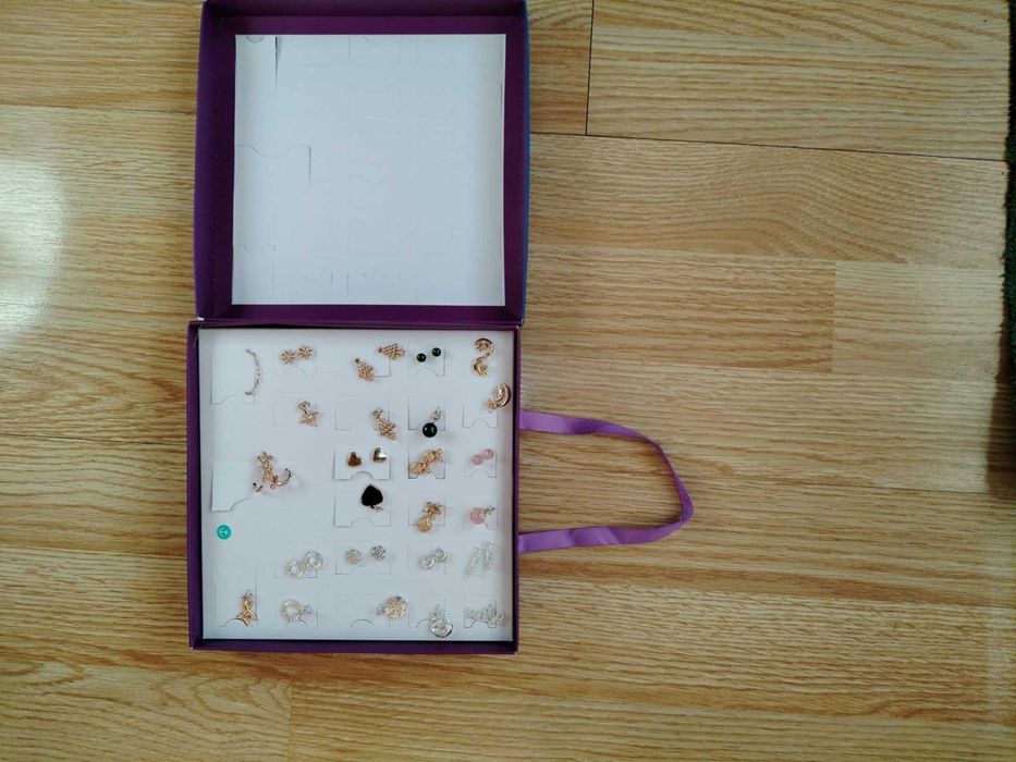 Комплект Обици и Висулки AVON