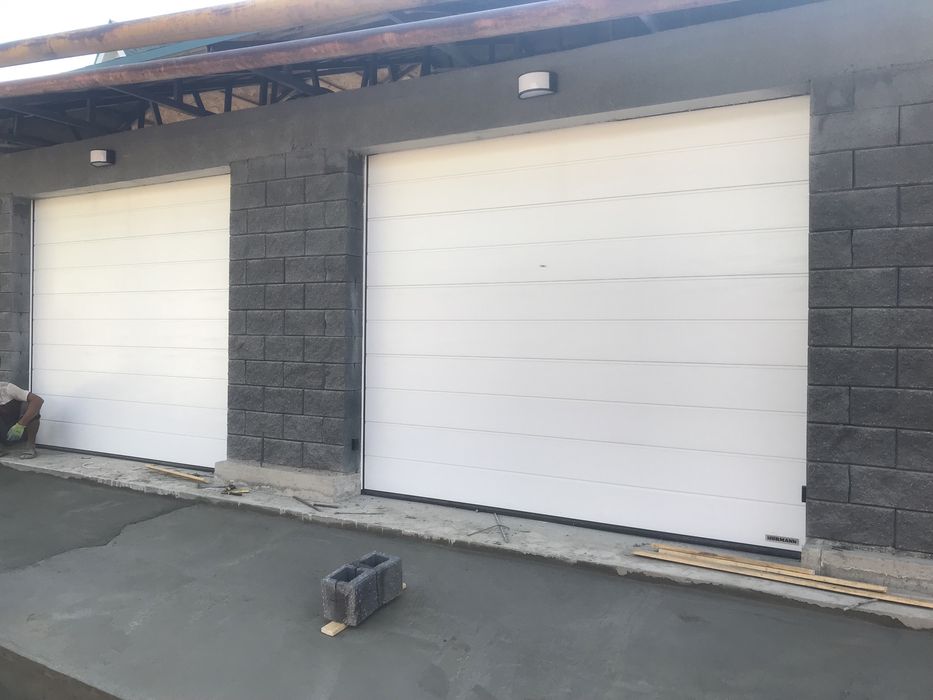 Секционные ворота ролставни