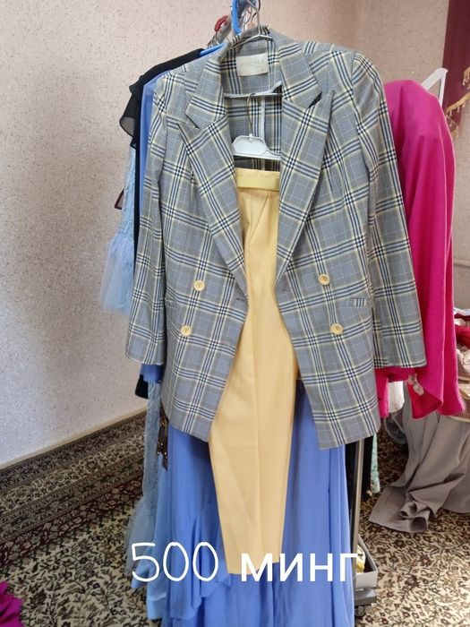 Женский костюм с брюками