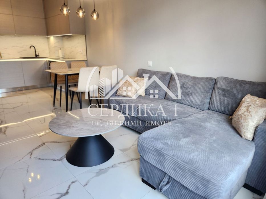 Дава се под наем Двустаен апартамент в София, Център - 60 кв.м за 870 € - Снимка #2