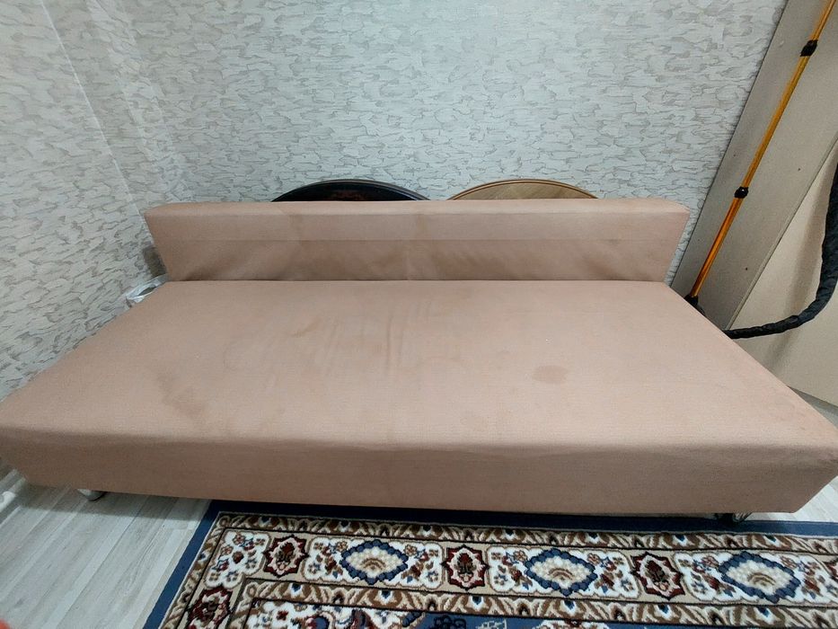 Продам спальный диван
