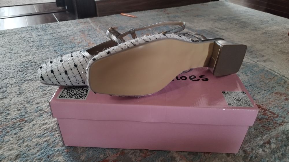 Белые летние женские туфли