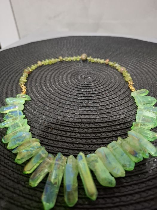 Colier cuart Aura verde si peridot cu lungimea 48 cm reglabil