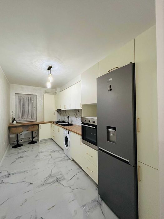 Închiriez apartament- Suceava Complex Victoria