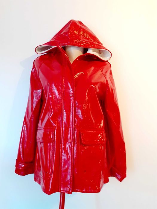 Haina impermeabila, nouă cu etichetă Pull and bear