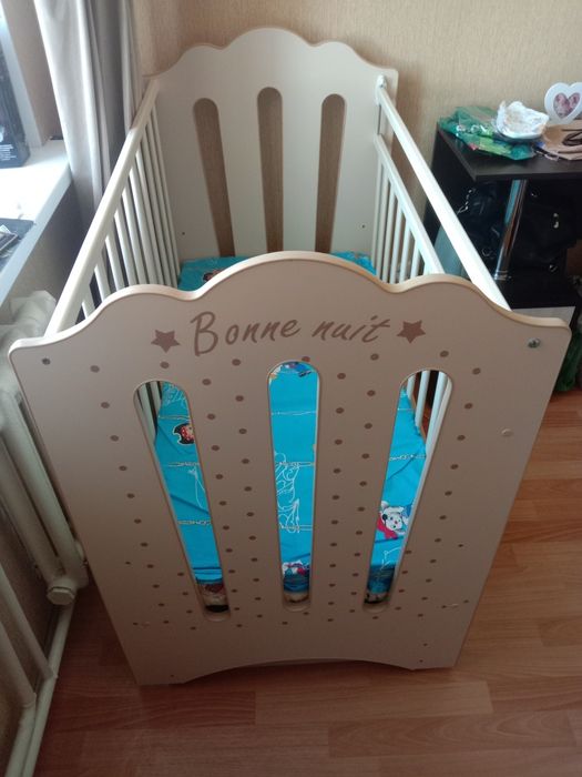 Продам детскую кроватку