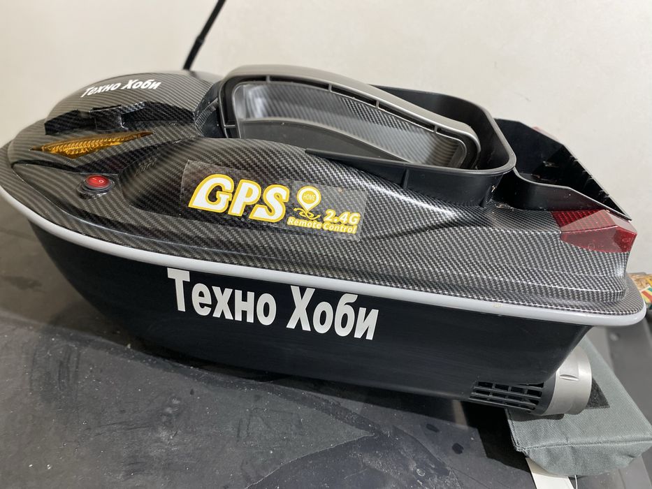 Лодка за захранка HJ817  с GPS,автопилот и круиз контрол