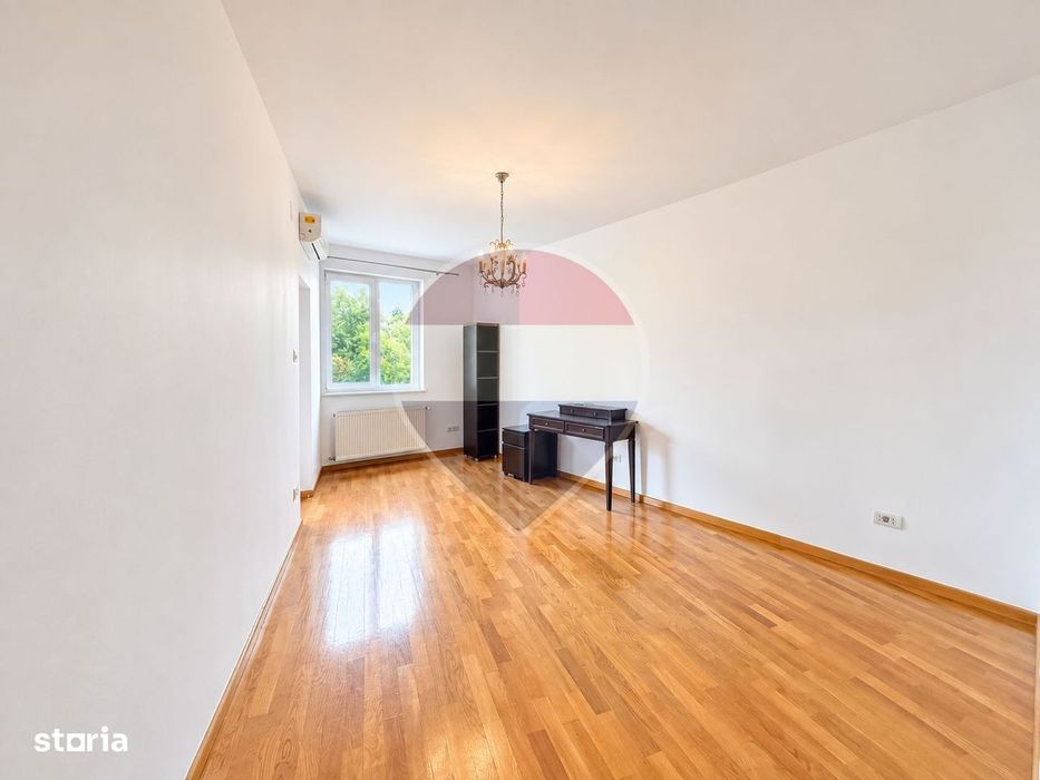 Apartament 4 camere de inchiriat | Singur pe palier | Semineu |