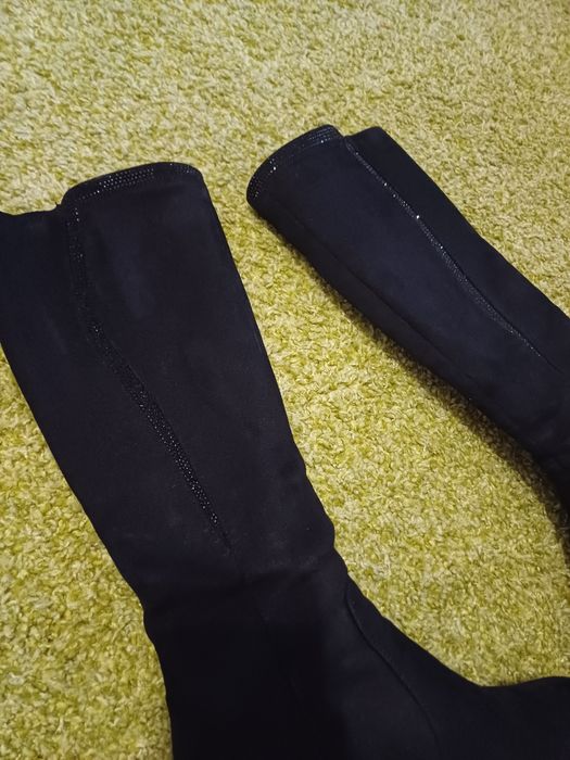 Cizme cu o parte ușor strălucitoare