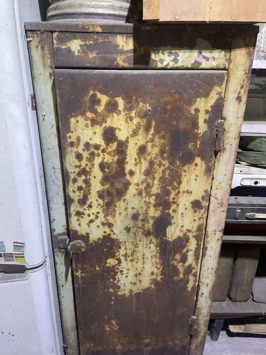 Сейф под инструмены