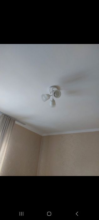 Люстра белая три лампочки