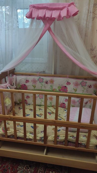 Продам кроватку отличного качества