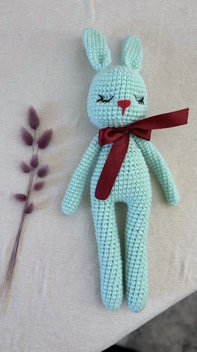 Вязанные зайчики ручная работа