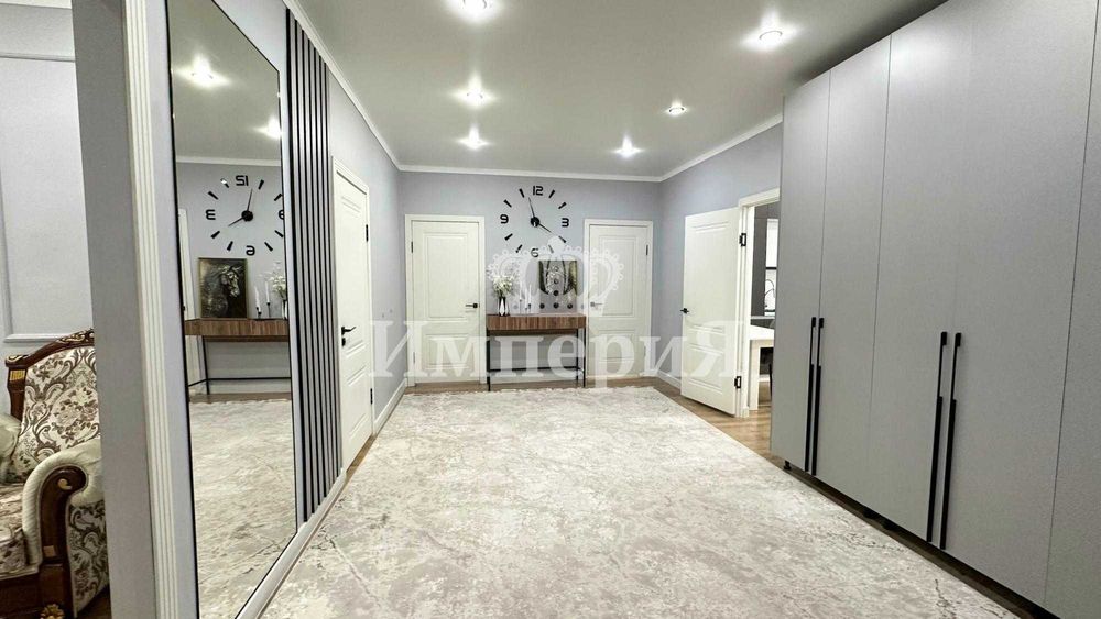 Продается 5ти ком. 8 мкр Султан Империя