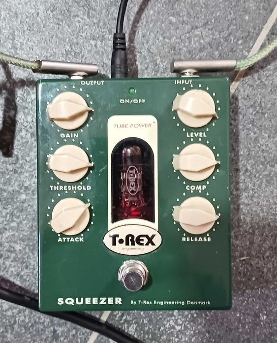 Pedală, T-rex Squeezer pe lampă