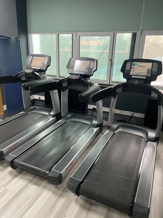 Banda alergare / benzi Life Fitness 95t engage TV technogym matrix