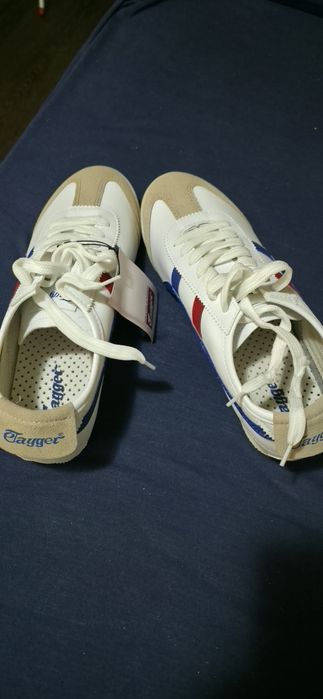 Маратонки Asicks