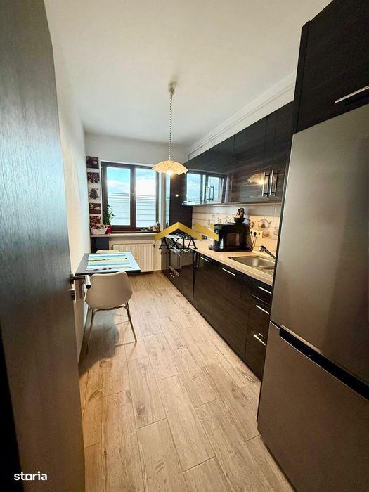 Apartament 2 camere decomandate 57 mp, pod 50 mp, boxa 18 mp, parcare!