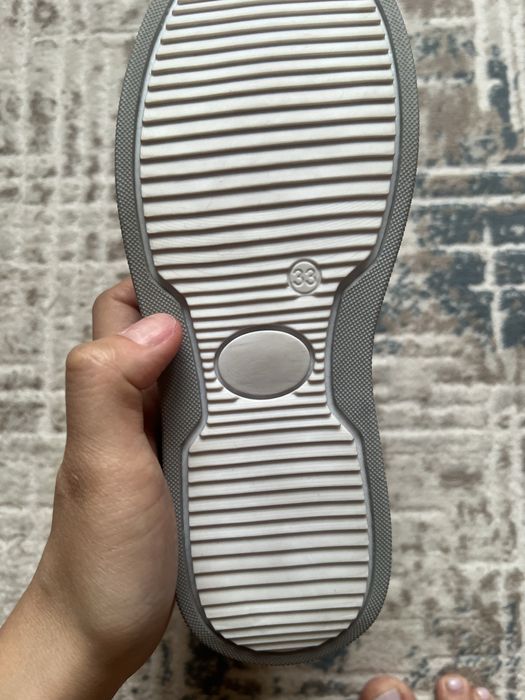 Девчачьи кроссовки