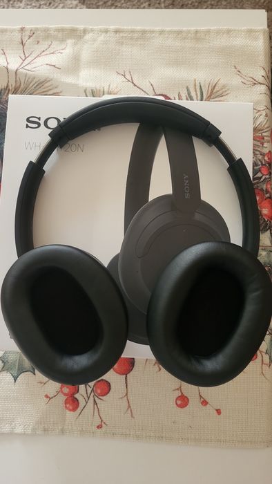 Слушалки WH-CH720N