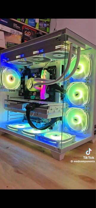 PC GAMING  cu tot cu periferice si un volan logitech
