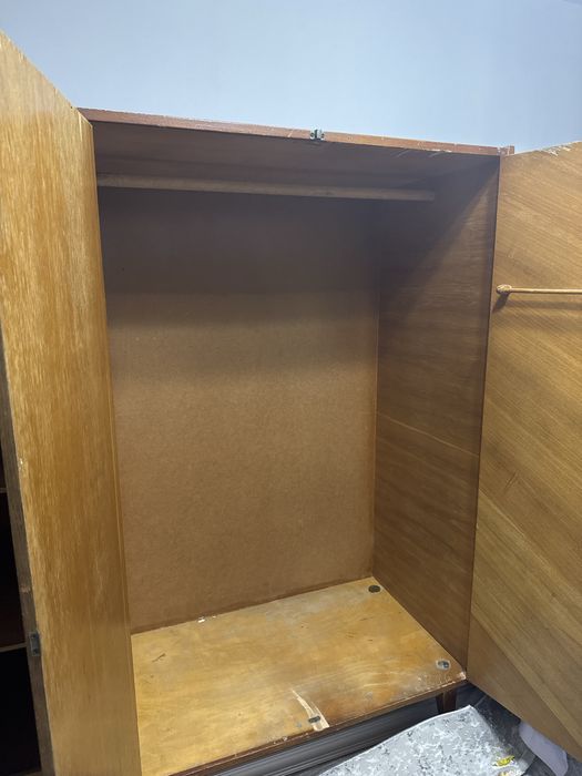 Дервянный шифоньер