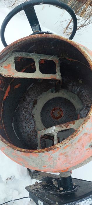 Продам бетономешалку