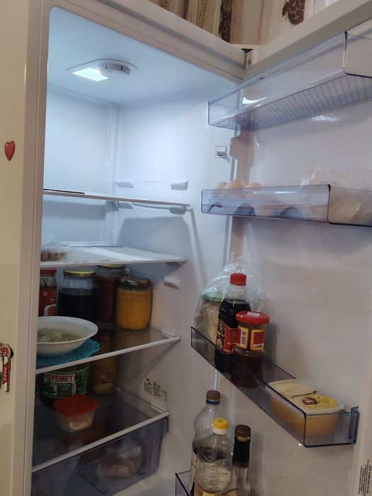 Продам холодильник Беко 2 метра